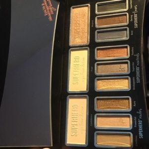 It superhero eyeshadow palette